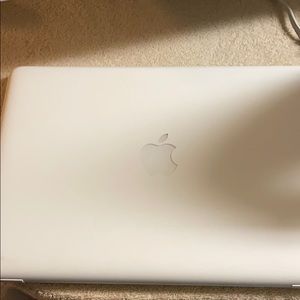 MacBook Computer 2009